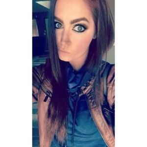 Meet your Posher, Jacqueline